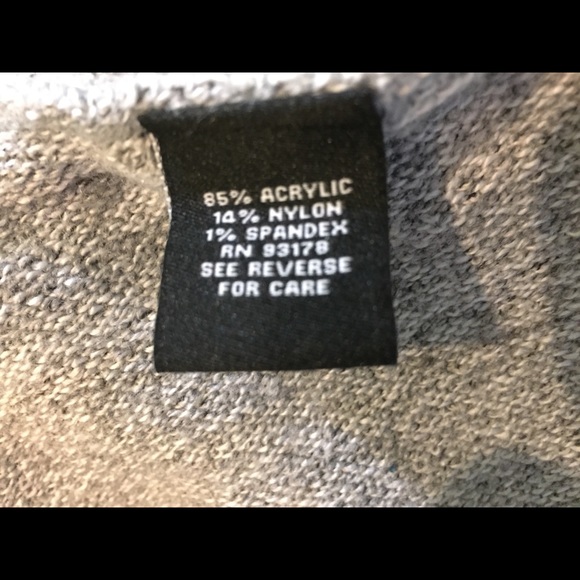 NWOT grey sweater - Picture 5 of 5